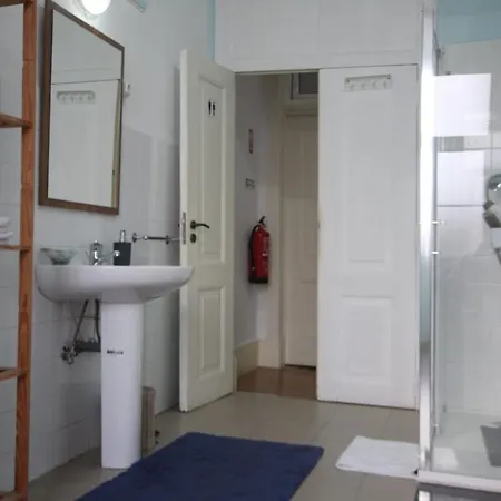 Romantic Chiado 7 -private Small Single With No Outside Window Lägenhet