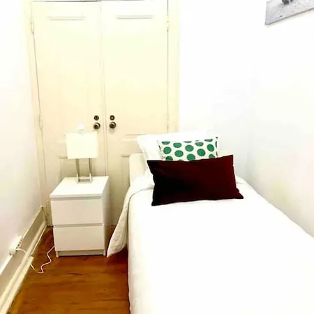 Romantic Chiado 7 -private Small Single With No Outside Window Lägenhet